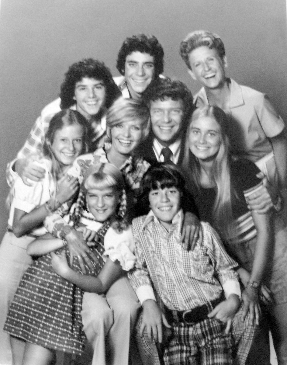 Brady Bunch full cast inspires banks